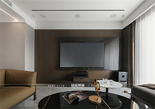 龙樾府144平简约硬朗现代三居室，塑造简单而不平凡的优雅空间 